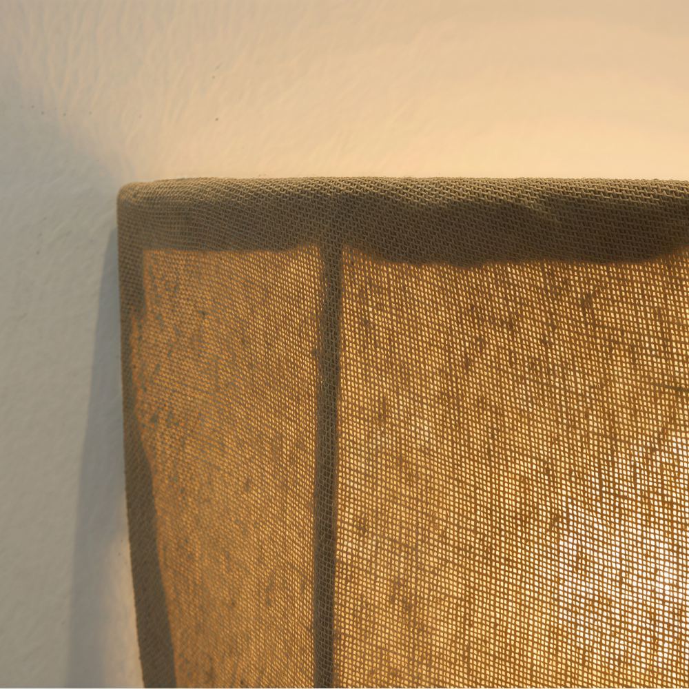 Lumière douce à travers le tissu de lin