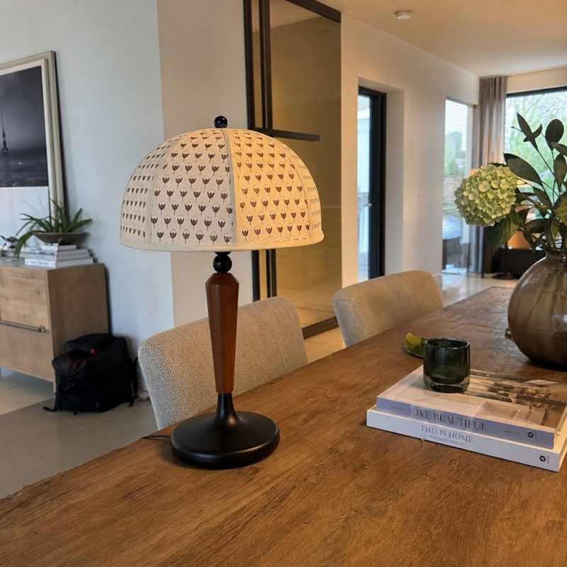 Lampe Fennary allumée chez un client