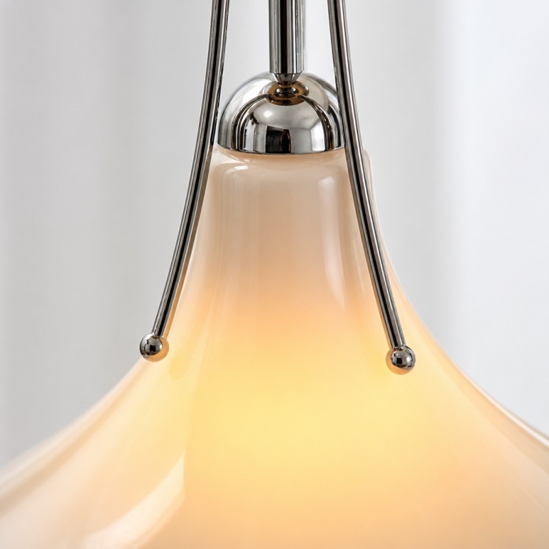 Détail de la finition chrome et du verre dégradé