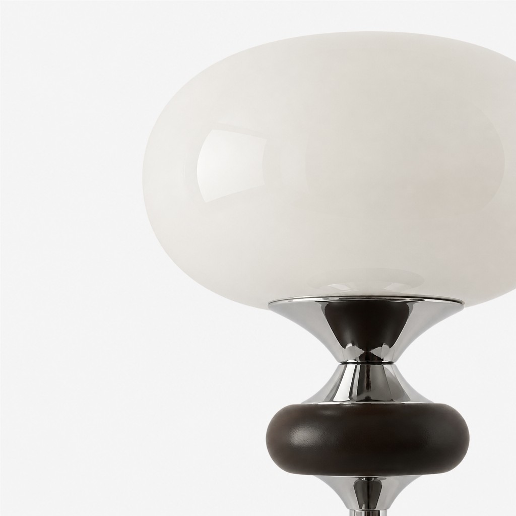 Détail de l'abat-jour en verre de la lampe Valesey