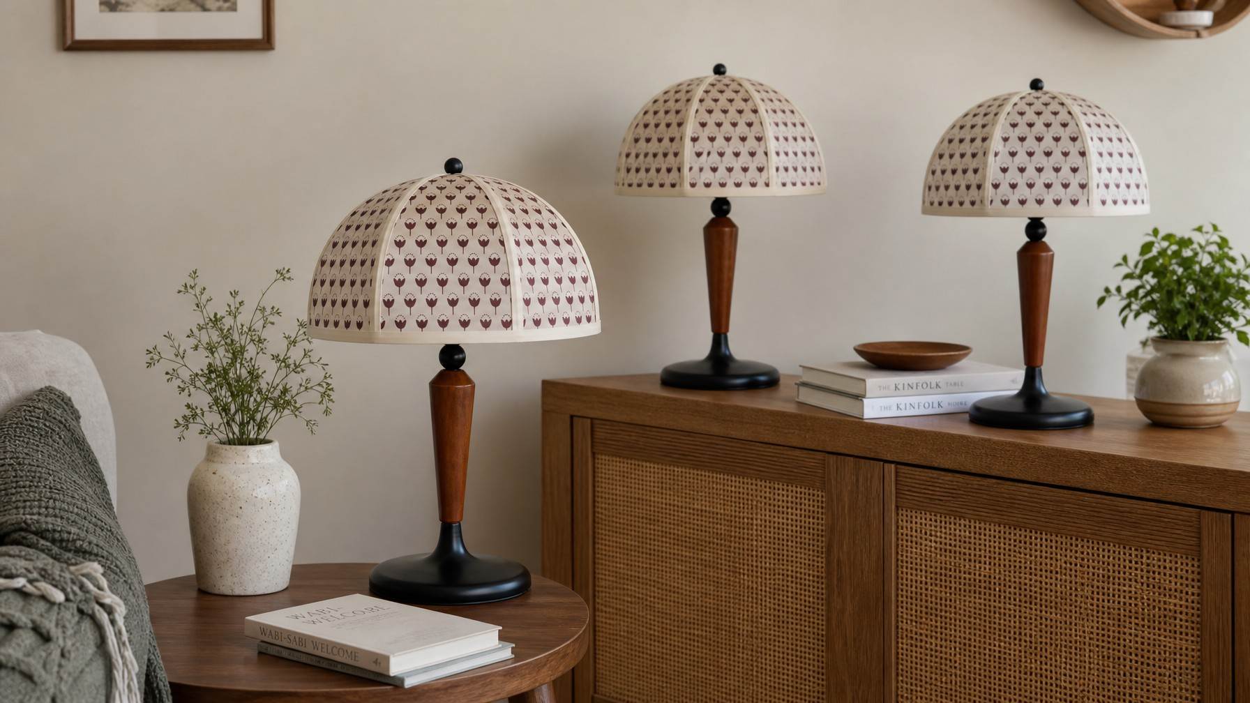Plusieurs lampes Fennary dans une mise en scène intérieure