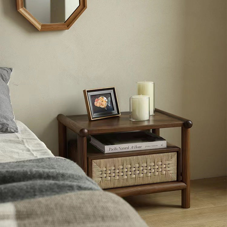 Comodino In Legno Con 1 Cassetto E Ripiano Aperto, Design Moderno Con Pannello Ondulato 55x40x35 Cm