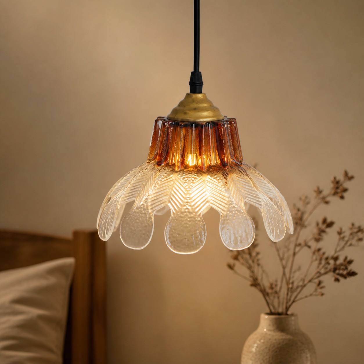 Gradient Fluted Glass Flower Pendant Light detail image 3